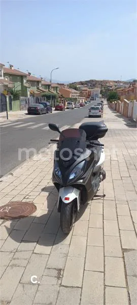 Kymco Xciting 500R - Vista 3