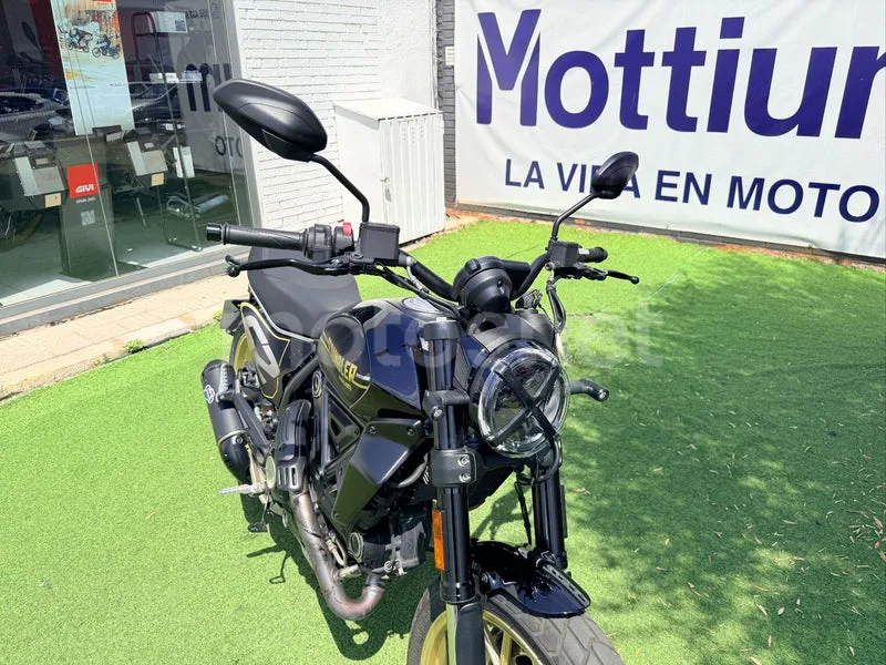 Ducati Scrambler - Vista 3