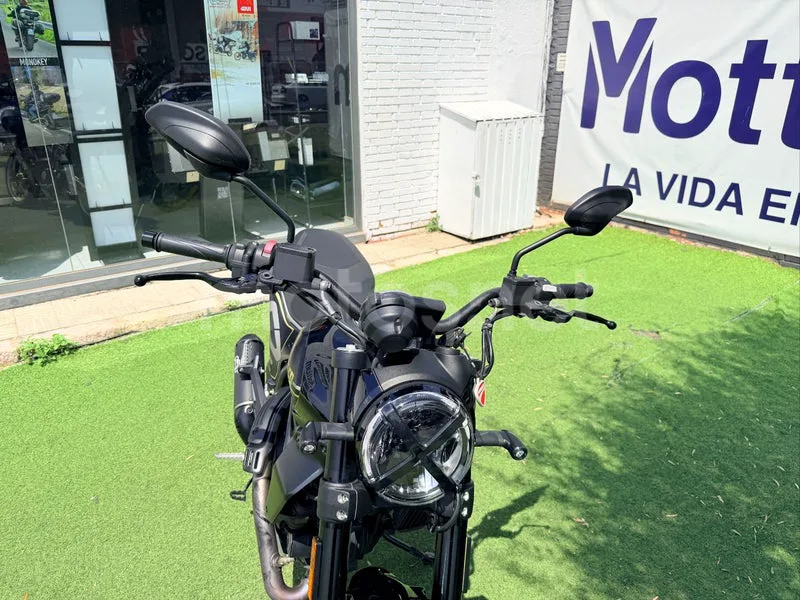 Ducati Scrambler - Vista 4