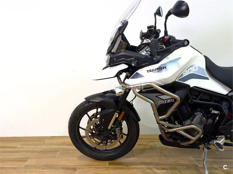 Triumph Tiger 900 - Vista 8