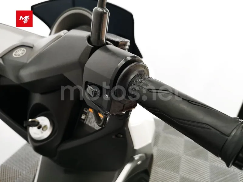 Yamaha NMAX - Vista 11