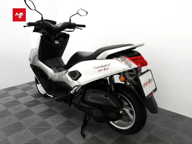 Yamaha NMAX - Vista 18