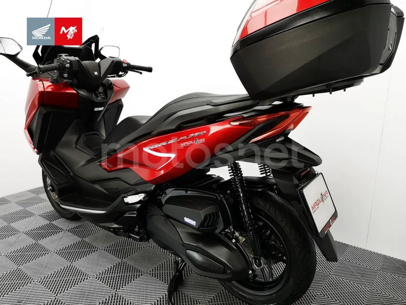Honda Forza 350 - Vista 18