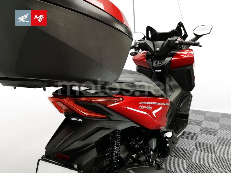 Honda Forza 350 - Vista 5