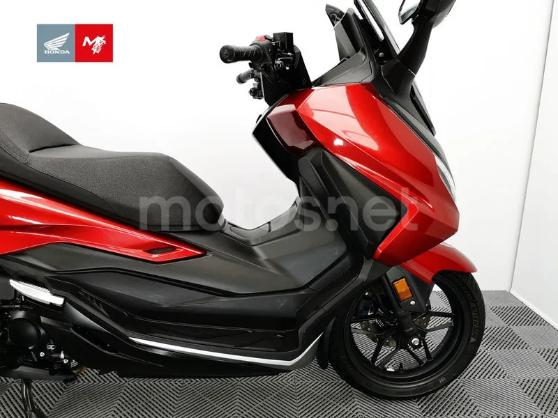 Honda Forza 350 - Vista 6