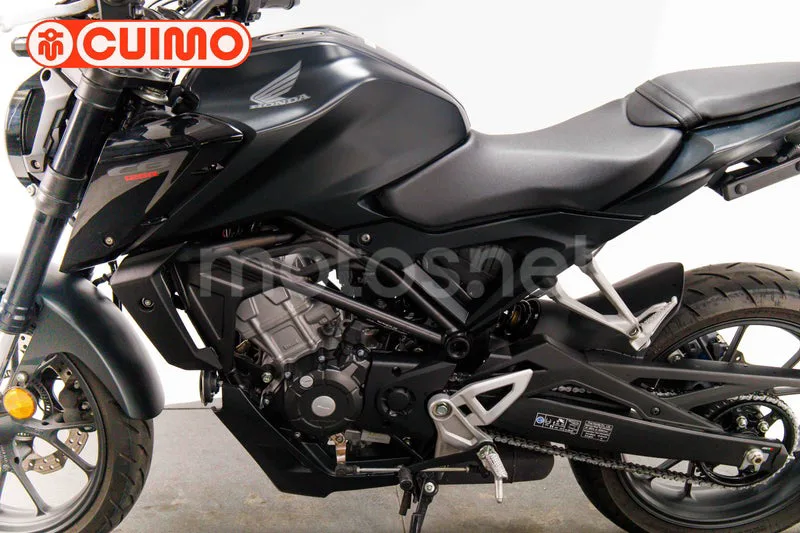 Honda CB125R - Vista 23