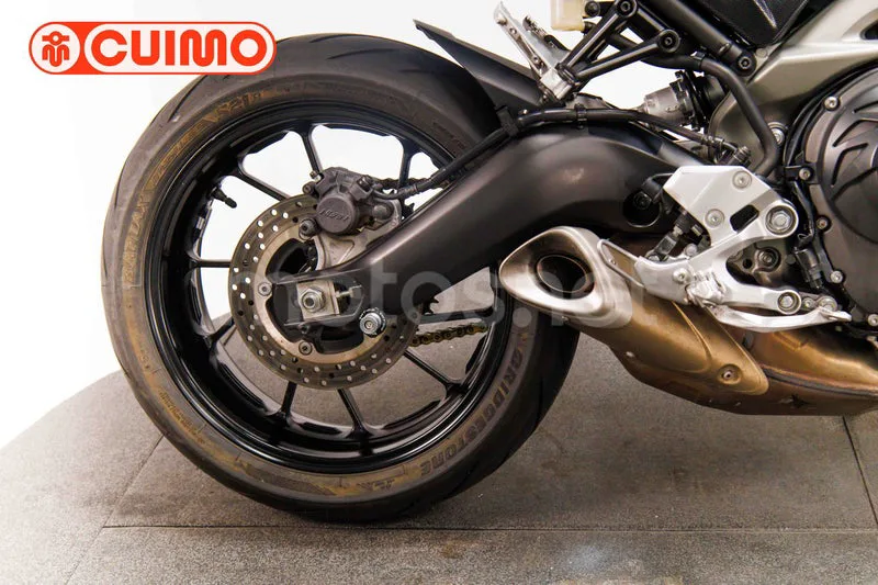 Yamaha MT-09 - Vista 14