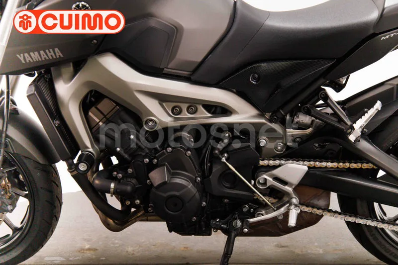 Yamaha MT-09 - Vista 19