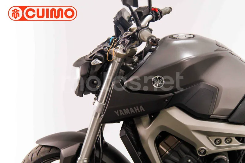 Yamaha MT-09 - Vista 20