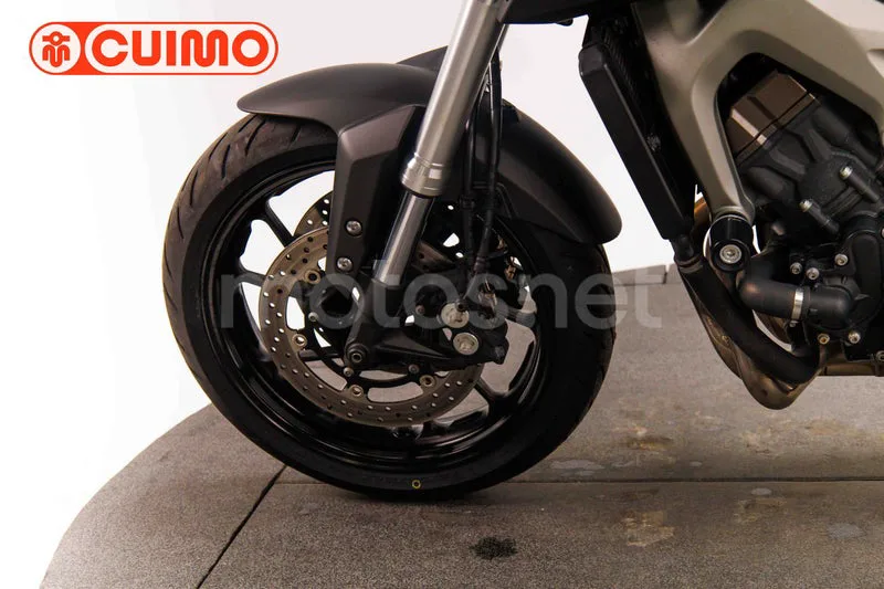 Yamaha MT-09 - Vista 21