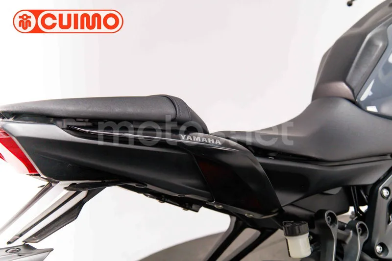 Yamaha MT-07 - Vista 16