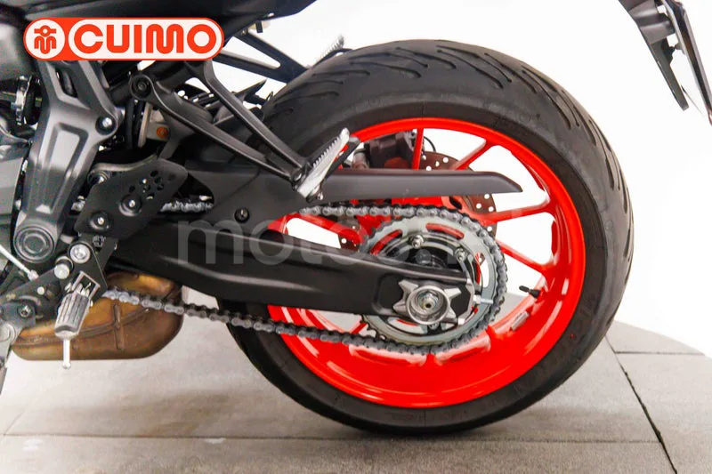 Yamaha MT-07 - Vista 18
