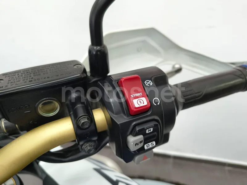 Honda CRF1000L Africa Twin - Vista 16