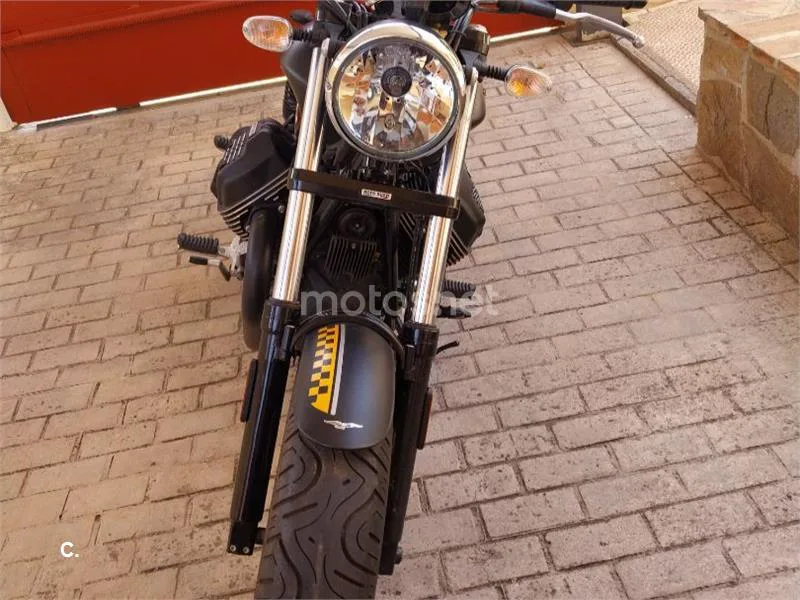 Moto Guzzi V9 - Vista 4