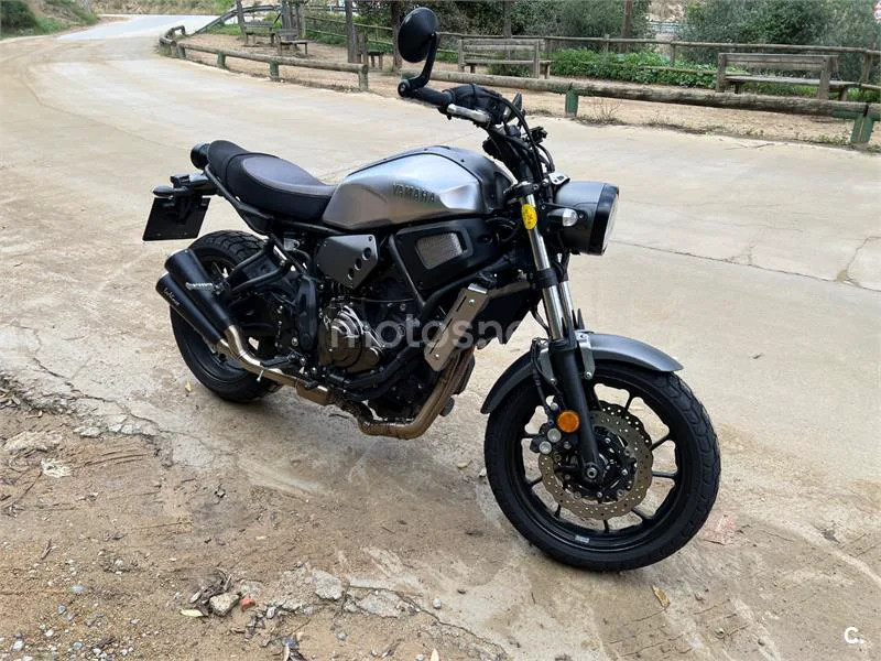 Yamaha XSR700 - Vista 3
