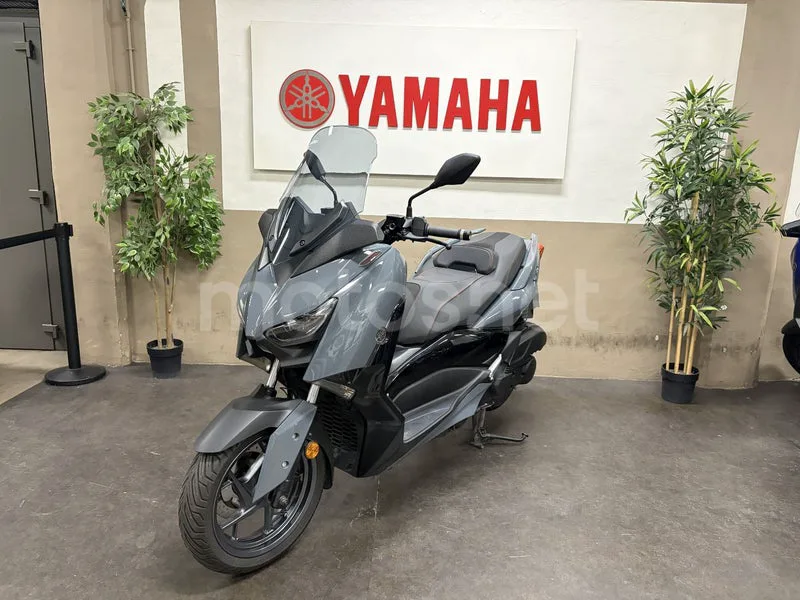 Yamaha XMAX 125 - Vista 4