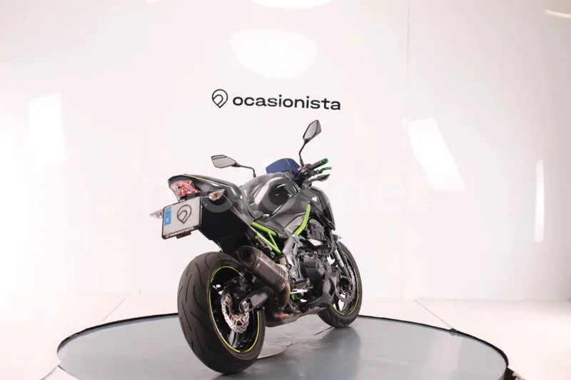 Kawasaki Z900 - Vista 3