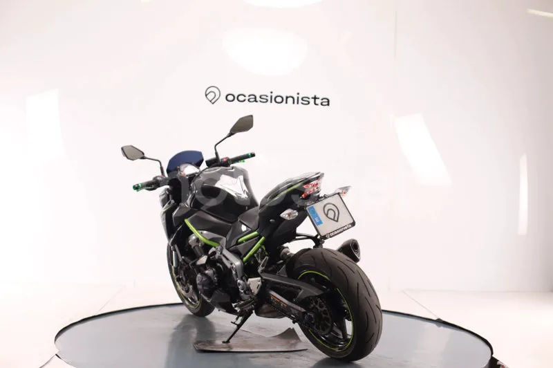 Kawasaki Z900 - Vista 4