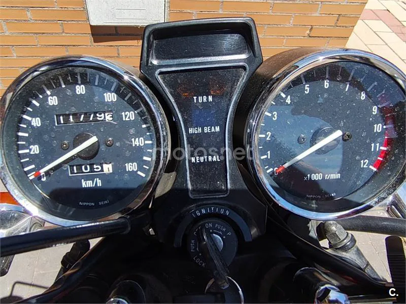 Suzuki GN250 - Vista 4