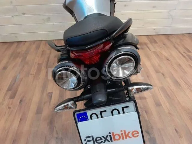Aprilia Shiver 900 - Vista 5