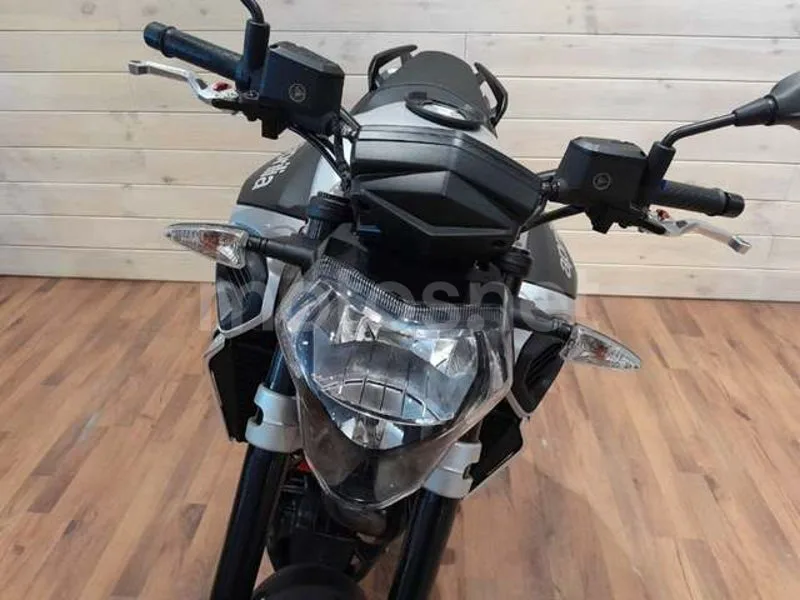 Aprilia Shiver 900 - Vista 9