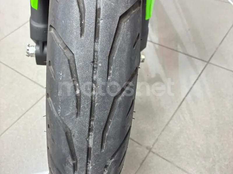 Kawasaki Ninja 125 - Vista 9