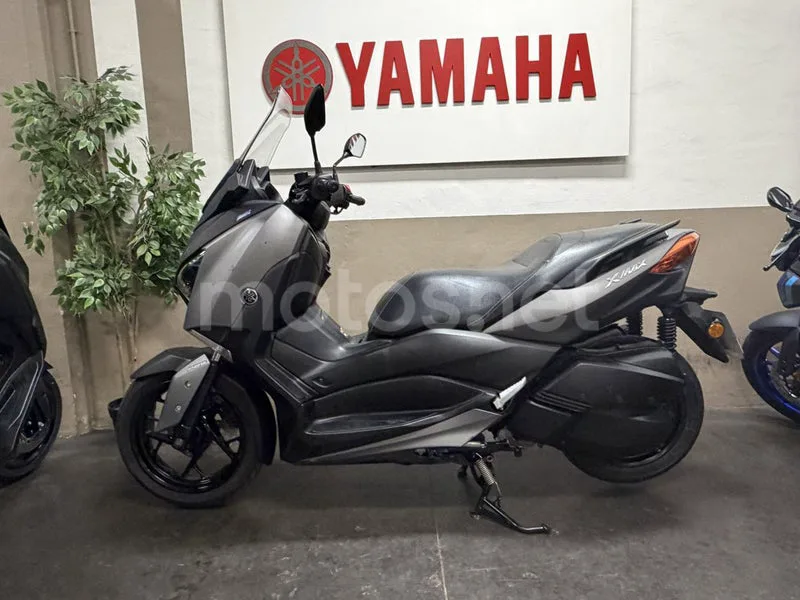Yamaha XMAX 300 - Vista 6