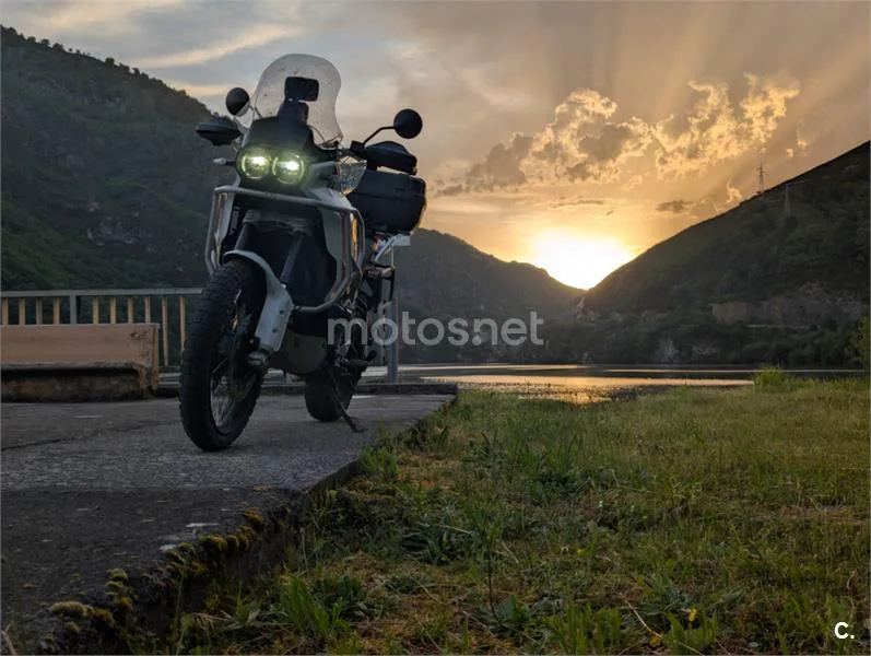 Ducati DesertX - Vista 5