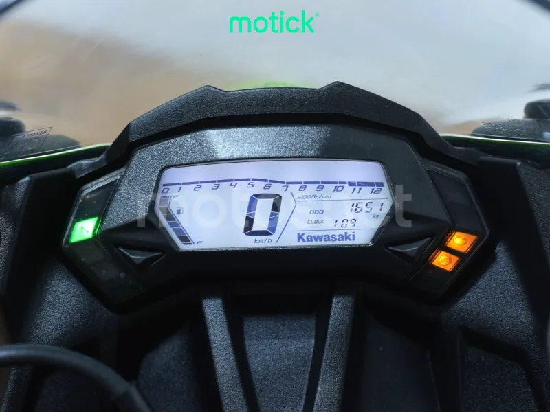 Kawasaki Ninja 125 - Vista 5