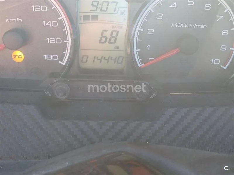Suzuki Burgman 400 - Vista 6