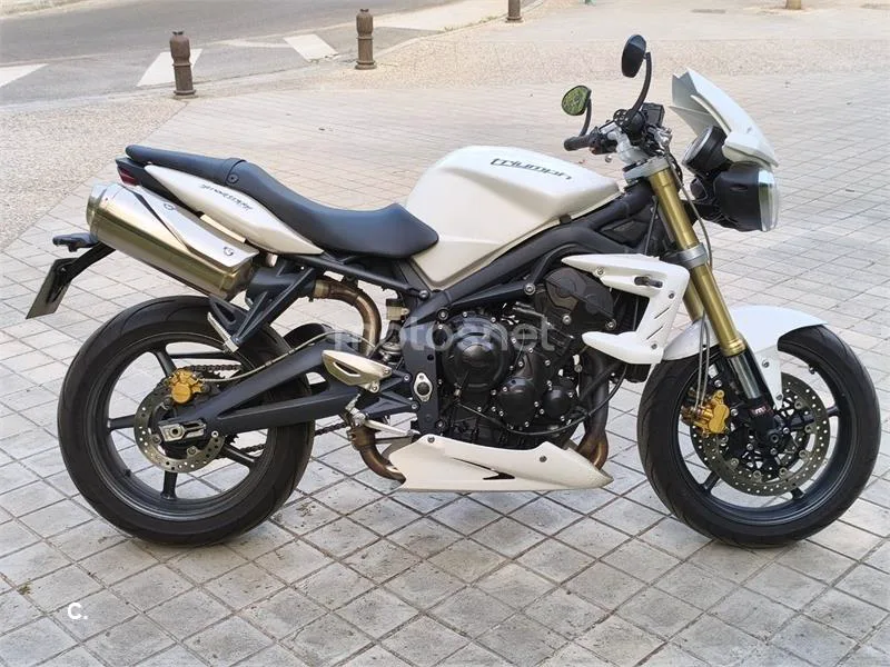 Triumph Street Triple - Vista 7