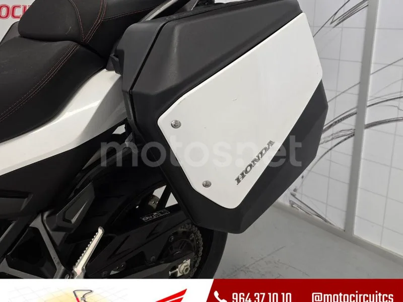 Honda NT1100 - Vista 9