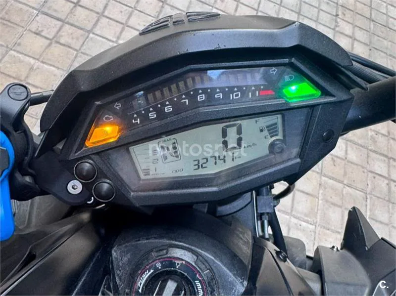 Kawasaki Z1000 - Vista 11