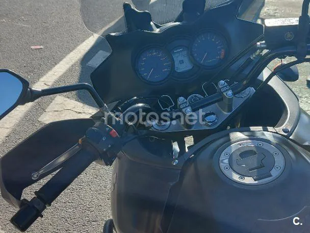 Suzuki V-Strom 650 - Vista 8