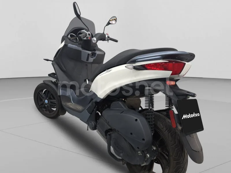 Piaggio MP3 - Vista 3