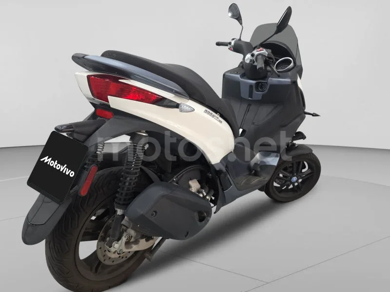 Piaggio MP3 - Vista 4