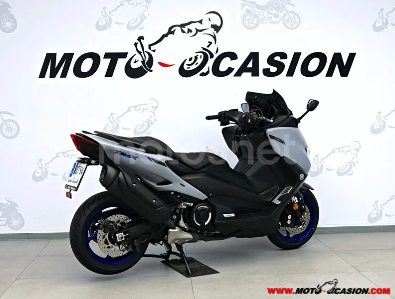Yamaha TMAX - Vista 3