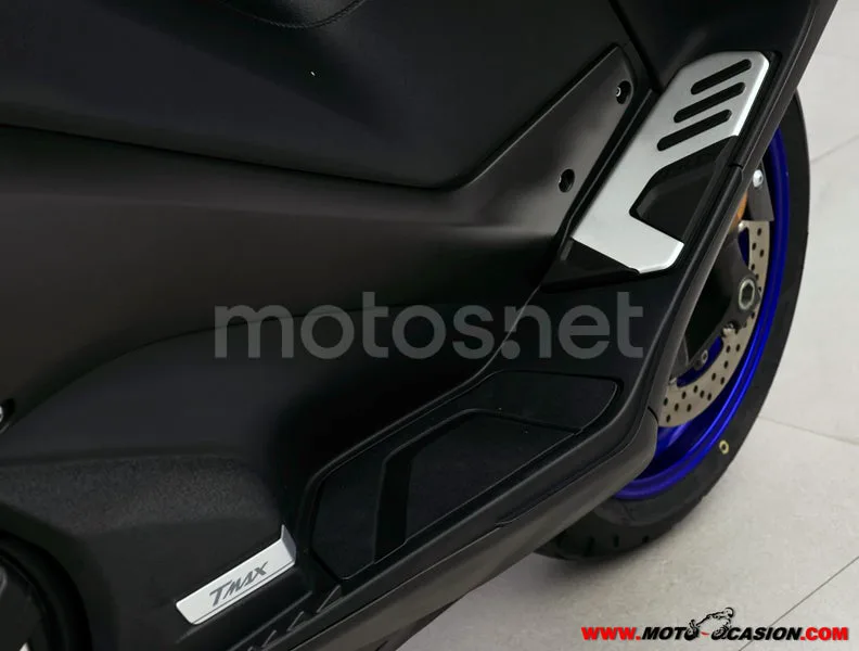 Yamaha TMAX - Vista 5