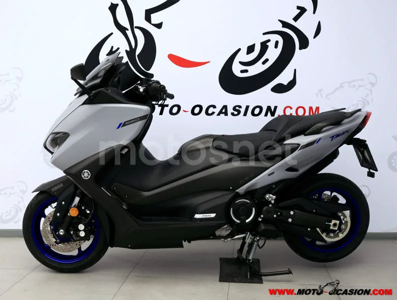 Yamaha TMAX - Vista 7