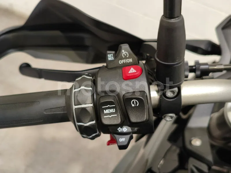BMW F 900 GS - Vista 7