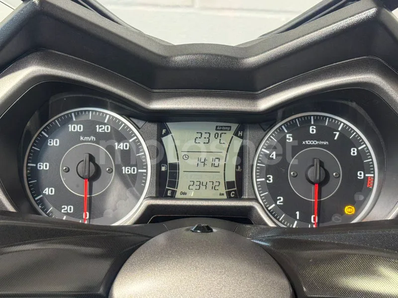 Yamaha XMAX 300 - Vista 6