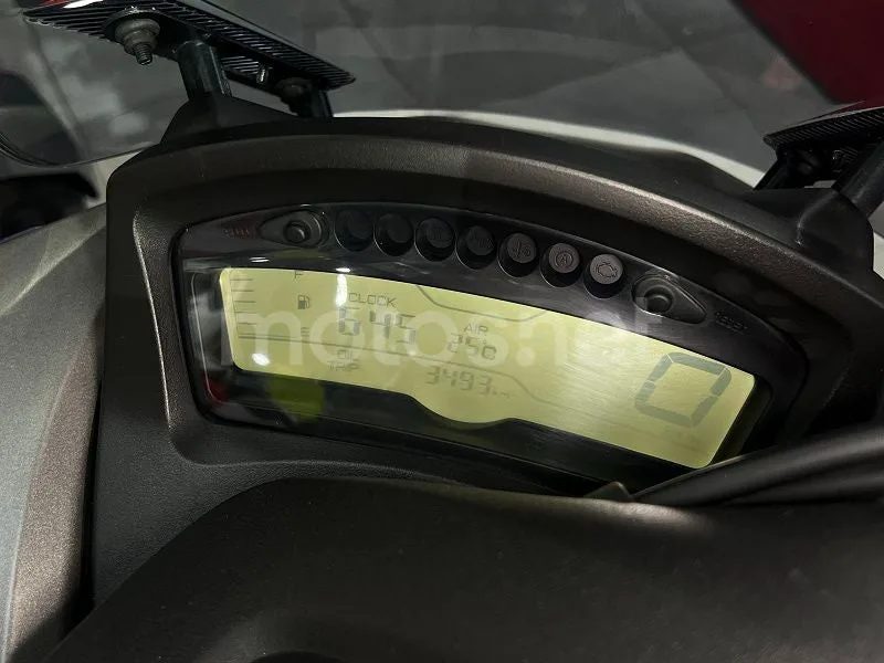 Yamaha Tricity 125 - Vista 8
