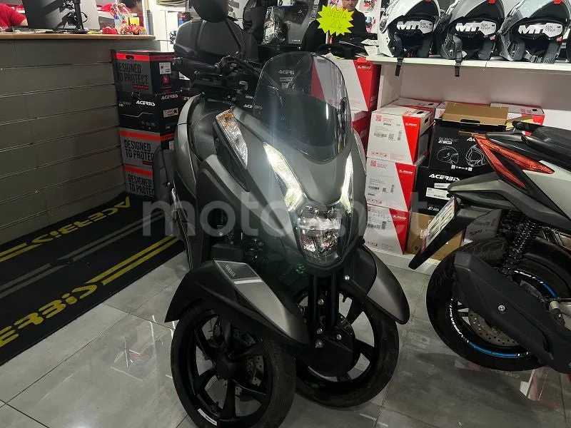 Yamaha Tricity 125 - Vista 10