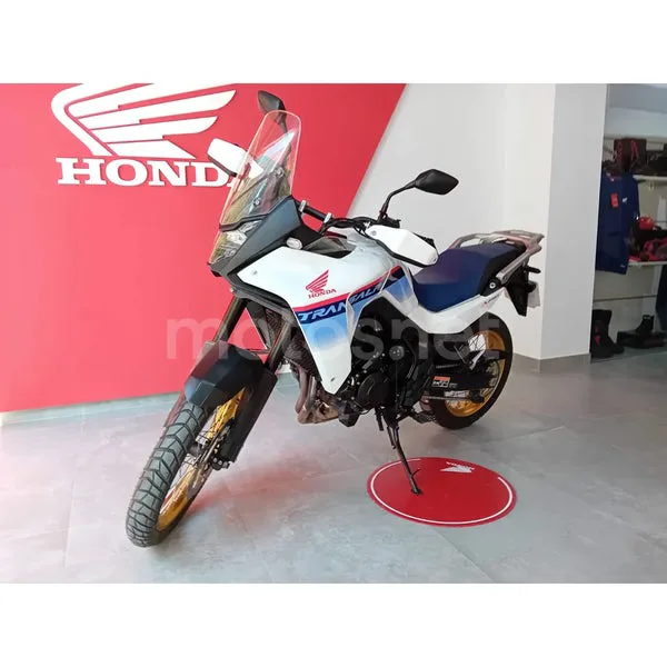 Honda XL750 Transalp - Vista 4