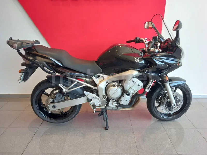 Yamaha FZ6 Fazer - Vista 5