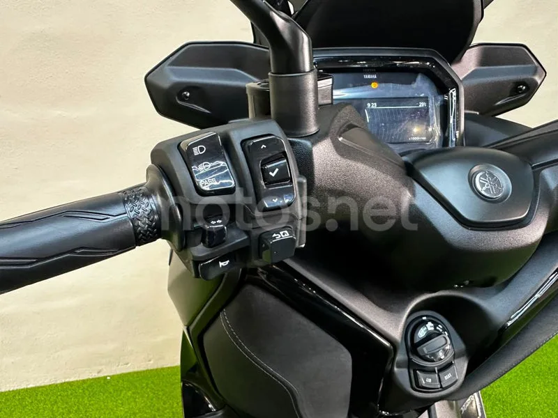 Yamaha XMAX 125 - Vista 8