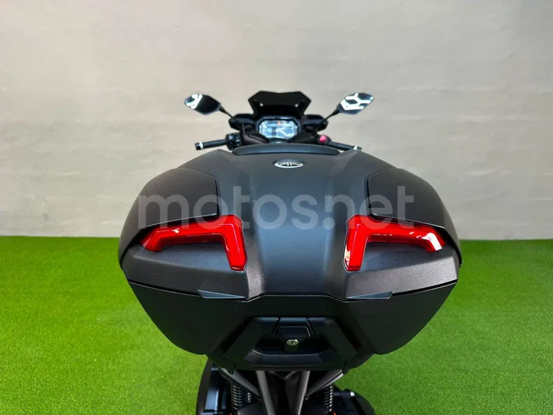 Yamaha XMAX 125 - Vista 10