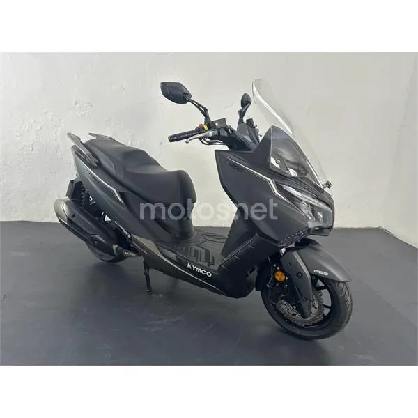 Kymco X-Town CT 300 - Vista 4