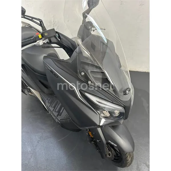 Kymco X-Town CT 300 - Vista 5