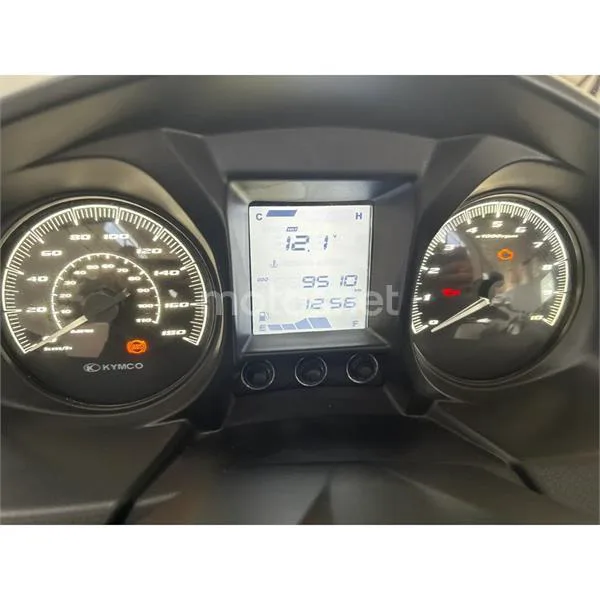 Kymco X-Town CT 300 - Vista 6